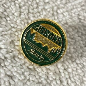 5/$35 Vintage Green Gold Tone Gibbons Alberta Enamel Souvenir Pin